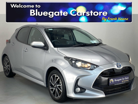 2022 Toyota Yaris LUNA SPORT MOBILE HYB MONO**Digital Dash**Touchscreen Media**Reverse Camera**Keyless Entry & Start**Electric Handbrake**Black Cloth Interior**AC**Multifunctional Steering Wheel**Bluetooth Connection** €22,995