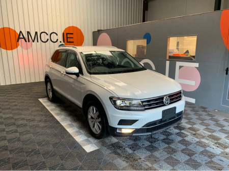 2017 Volkswagen Tiguan Tiguan Automatic TSI Highline / Only 32k KMs / Reverse Camera + Parking Sensors / Tiguan Automatic