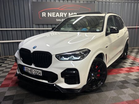 2022 BMW X5 xDrive45e xLine €64,950