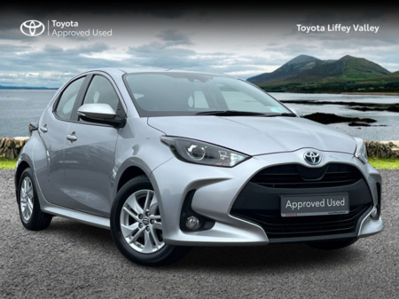 2022 Toyota Yaris YARIS LUNA AUTO €22,950