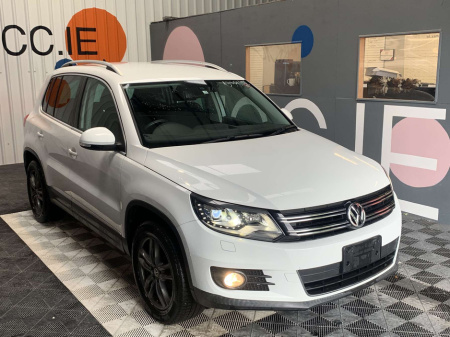 2015 Volkswagen Tiguan VW Tiguan Automatic 2.0 TSI Sport Style / 63k KMs / Reverse Camera / Tiguan Automatic