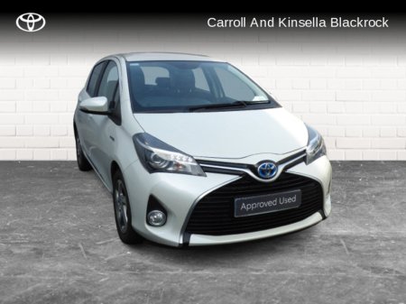 2017 Toyota Yaris Hybrid Luxury