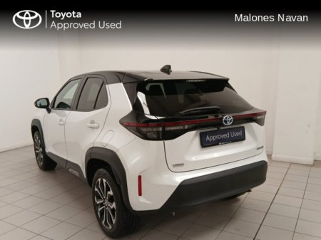 2022 Toyota Yaris CROSS LUNA / SPORT €27,950