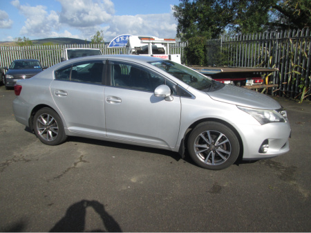2015 Toyota Avensis 2.0 D-4D LUNA 4 4DR