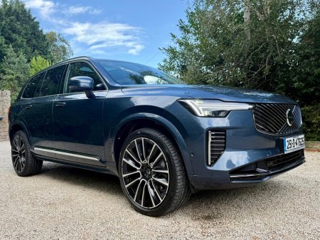 2025 Volvo XC90 ULTRA T8 *Massage Seats…Bowers and Wilkins…New Model*