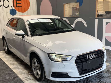 2018 Audi A3 Audi A3 Automatic Sportback 1.4 TFSI / Reverse Camera / 35k KMs / Audi A3 Automatic