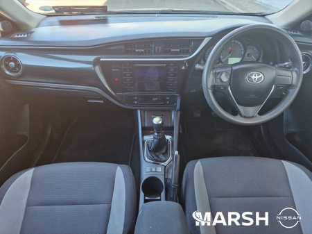 2016 Toyota Auris 1.33 TERRA 4DR €14,995