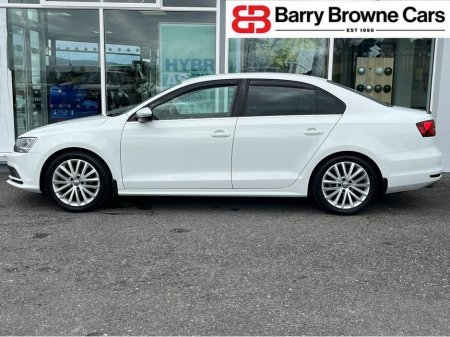 2017 Volkswagen Jetta HIGHLINE 2.0 TDI MANUAL 5SPEED 110BHP 4DR €17,950