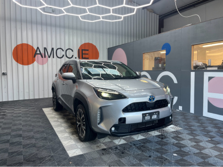 2020 Toyota Yaris Cross 1.5 HYBRID / 75k KMs / HEATED SEATS , REVERSE CAMERA , ADAPTIVE CRUISE & MORE