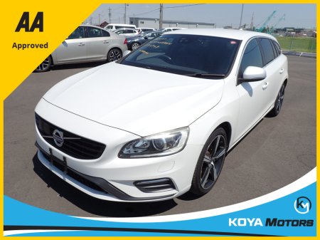 2016 Volvo V60 2.0 D4 R-DESIGN DIESEL AUTO // FULL LEATHER ELECTRIC SEATS // REVERSING CAMERA // CRUISE CONTROL // LANE ASSIST // COLLISION WARNING SYSTEM // TOP SPEC // UPGRADED ALLOYS €15,950