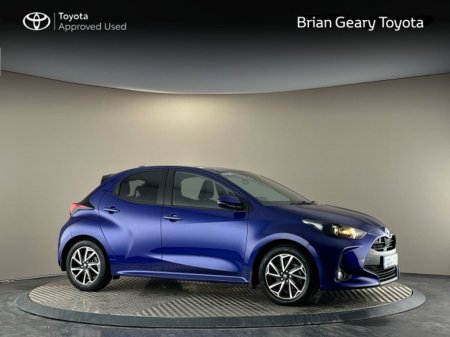2022 Toyota Yaris HYBRID LUNA SPORT