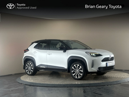 2022 Toyota Yaris HYBRID LUNA SPORT