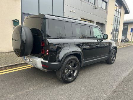 2024 Land Rover Defender MY25 110 2.0 SI4 PHEV with SUNROOF €91,995