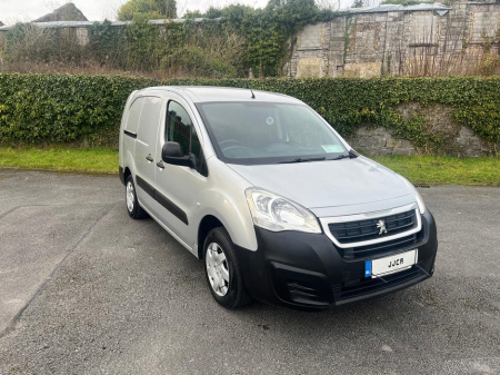 2017 Peugeot Partner  €8,250