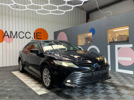 2017 Toyota Camry 2.5 HYBRID / 84k KMs / Cruise Control, Reverse Camera & More