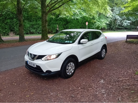 2014 Nissan Qashqai 1.5 DSL XE  5 DOOR  SUV  6 SPEED  @ REDDY2DRIVE LTD