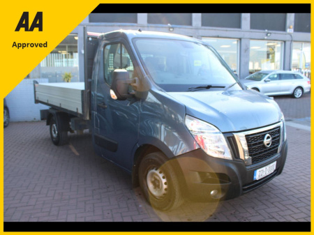 2021 Nissan NV400 2.3 DCI TEKNA MEDIUM WHEEL BASE 3 SEATER TIPPER // 0NLY 100,000 KMS // IMMACULATE CONDITION // FULL NISSAN STAMPED SERVICE HISTORY //