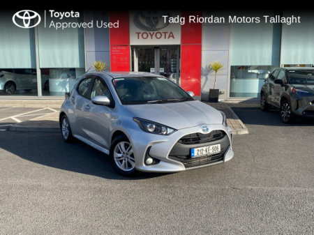 2021 Toyota Yaris HYBRID LUNA