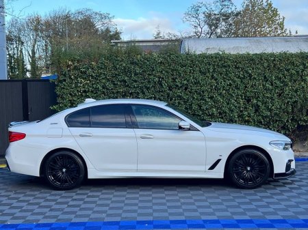 2017 BMW 5 Series 530e M-SPORT COMPETITION 2.0 HYBRID // 19