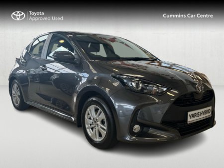 2025 Toyota Yaris YARIS HYBRID 1.5 LUNA