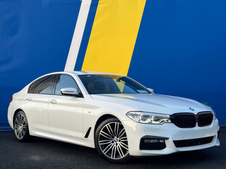 2017 BMW 5 Series 523d M-SPORT 2.0 AUTO // FULL SERVICE HISTORY // BLACK STYLING PACK // HEADS-UP DISPLAY €26,900