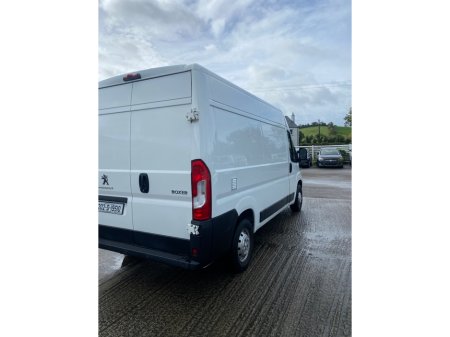 2020 Peugeot Boxer 335 L2 H2 2.2 BLUE HDI 1 140 6.2 €16,000