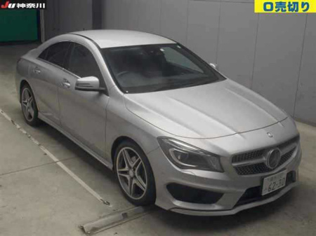 2016 Mercedes-Benz CLA Class MERCEDES CLA180 AMG-LINE AUTOMATIC / 32k KMs / HEATED SEATES / REVERSE CAMERA / AUTOMATIC & MORE