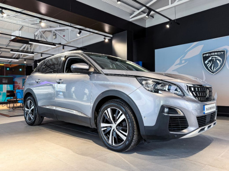 2020 Peugeot 3008 Allure 1.5 Blue HDI 130 6.2 4D €26,450