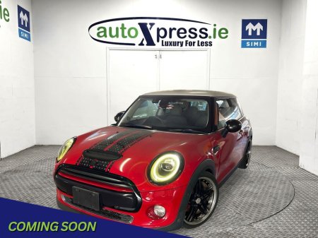 2018 MINI Cooper D 1.5 Automatic, Reversing camera