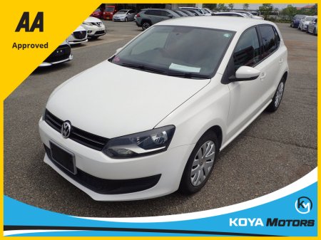 2013 Volkswagen Polo 1.2 TSI COMFORTLINE PETROL AUTOMATIC // JUST 45000 KMS FROM NEW // REVERSING CAMERA // PRO MEDIA PACK // IMMACULATE EXAMPLE // IDEAL STARTER CAR