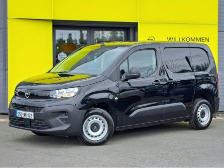 2025 Opel Combo KOMFORT 1.5TD 100HP L1H1 **252 REG**