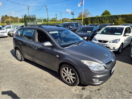 2009 Hyundai i30 130 ESTATE 1.6 90BHP CROSSWAGON €2,695