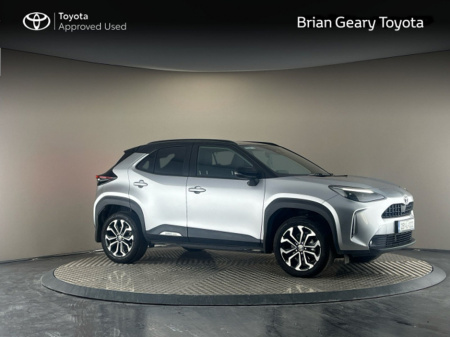 2025 Toyota Yaris Cross HYBRID LUNA SPORT BI-TONE