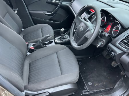 2013 Opel Astra TRADE SALE ONLY 1.4 I 100PS 4DR €2,950