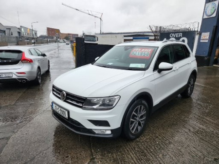 2017 Volkswagen Tiguan COMFORTLINE 2.0 TDI 115BHP 115HP MANUAL 6SPEED FWD 4// STUNNING JEEP// PANORAMIC ROOF//