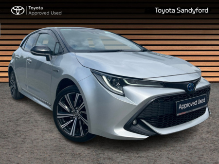 2022 Toyota Corolla LUNA SPORT HATCHBACK // AIR CON // BLUETOOTH // REAR CAMERA // FULL WARRANTY €26,945