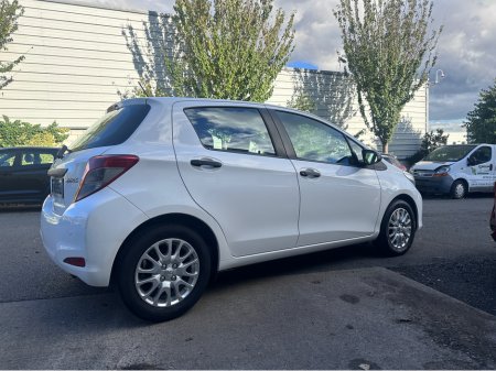 2014 Toyota Yaris 1.0 TERRA 4DR €10,000