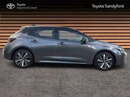 2025 Toyota Corolla ZERO MILEAGE - SAVE THOUSANDS* FULL WARRANTY & 3 YEARS FREE SERVICING ON THIS CAR! €36,945