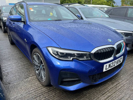 2022 BMW 3 Series 330e XDRIVE M-SPORT TOURING 2.0 HYBRID // DIGITAL SERVICE HISTORY // 18