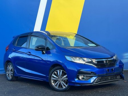 2018 Honda Fit SENSING 1.5 HYBRID // DIAMOND CUT ALLOYS // REVERSE CAMERA // ADAPTIVE CRUISE CONTROL