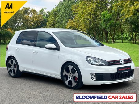 2011 Volkswagen Golf GTI 2.0 , DSG // LOW MILEAGE