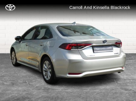 2025 Toyota Corolla Hybrid Luna Saloon €31,950