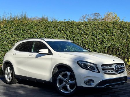 2017 Mercedes-Benz GLA Class GLA180 1.6 AUTO // LEATHER HEATED SEATS // REVERSE CAMERA // ADAPTIVE CRUISE CONTROL