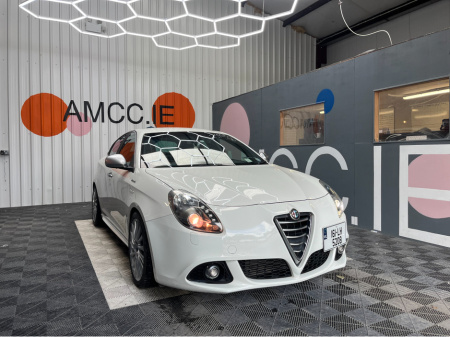 2016 Alfa Romeo Giulietta 1.4 SPORTIVA / 113k KMs / HEATED SEATS , REVERSE CAMERA  & MORE