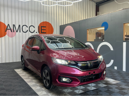 2018 Honda Fit 1.5 HYBRID / 52k KMs / Adaptive Cruise, Reverse Camera & More