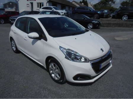 2017 Peugeot 208 AUTO ACTIVE 1.2 82 ECOMATIQUE (LOW KLMS)
