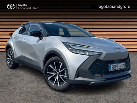 2025 Toyota C-HR 2.0 PHEV HYBRID SPORT + // PANORAMIC ROOF // APPLE CARPLAY/ANDROID AUTO // REAR CAMERA & PARK ASSIST // FULL WARRANTY €42,945