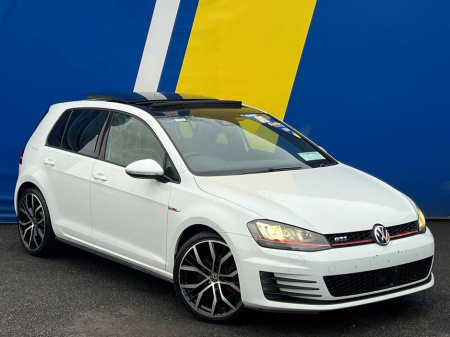 2014 Volkswagen Golf GTI 2.0 TSI AUTO // TILT & SLIDE PAN ROOF // LEATHER HEATED SEATS // NEW 19