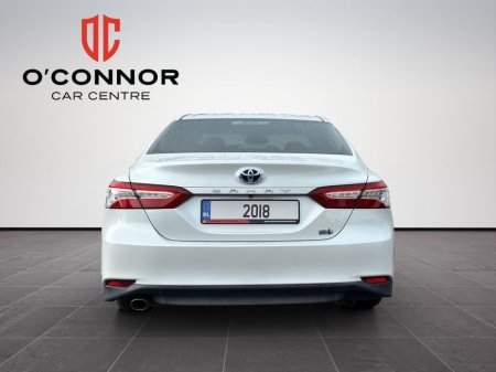 2018 Toyota Camry “Hybrid comfort, Toyota reliability, executive feel.” €20,888