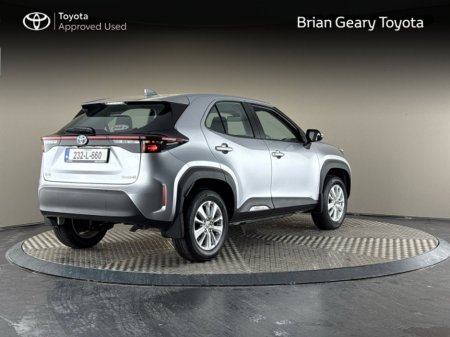2023 Toyota Yaris Cross HYBRID LUNA €28,950